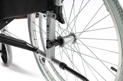 Инвалидная кресло-коляска Titan LY-710-AW19 